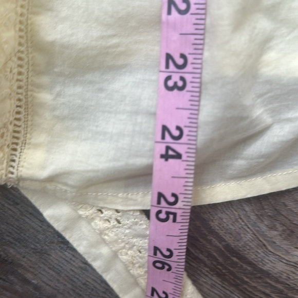 Dress Barn top light yellow eyelet front tie summer happy size Large - Picture 10 of 11